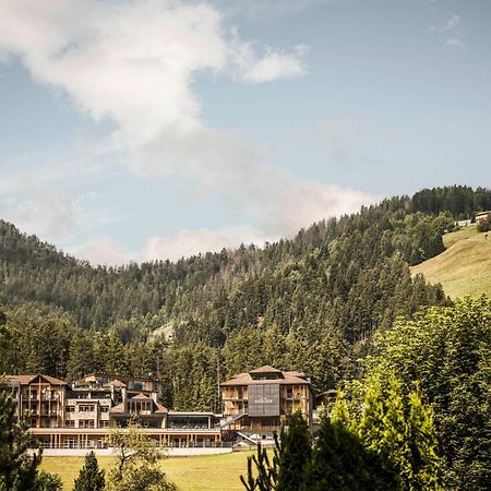 Excelsior Dolomites Life Resort 圣维吉利奥 外观 照片